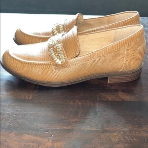 Elegant Tan Women's Loafers